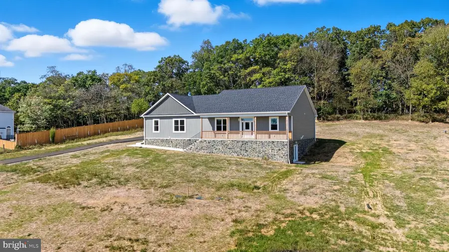 607 Slonaker Ln, Martinsburg, WV 25405 - Image #3