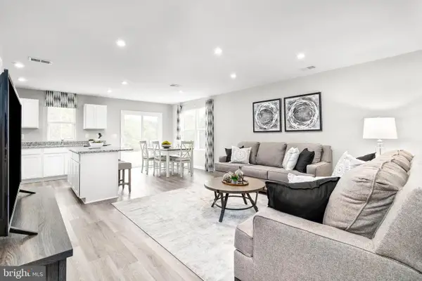 28 Gunnison Dr, HEDGESVILLE, WV 25427