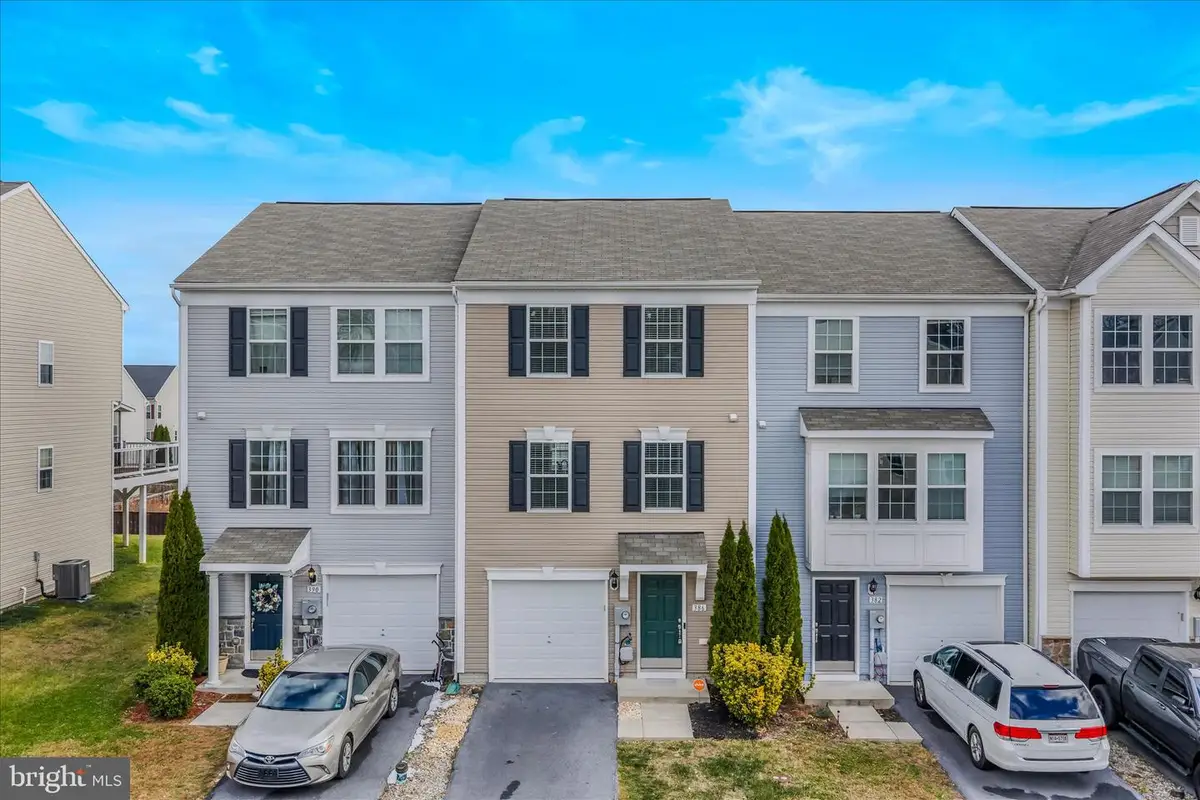 386 Rumbling Rock Rd, Hedgesville, WV 25427 - Image #1