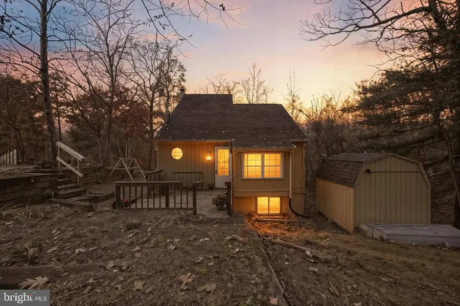 128 Hemlock Ln, Gerrardstown, WV 25420 - Image #2