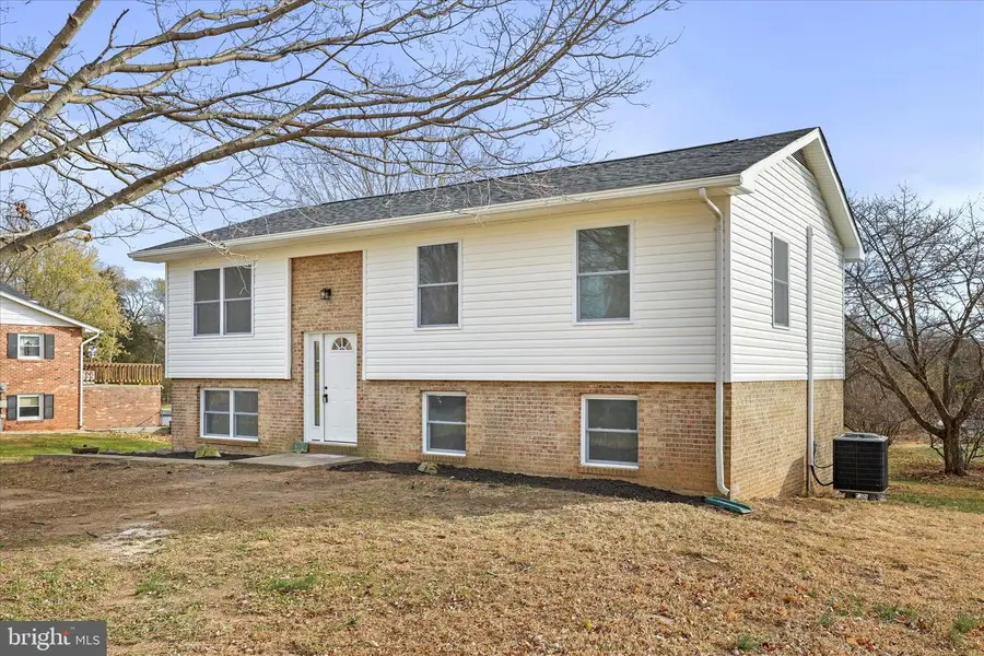 672 Montmorency Dr, Bunker Hill, WV 25413 - Image #2