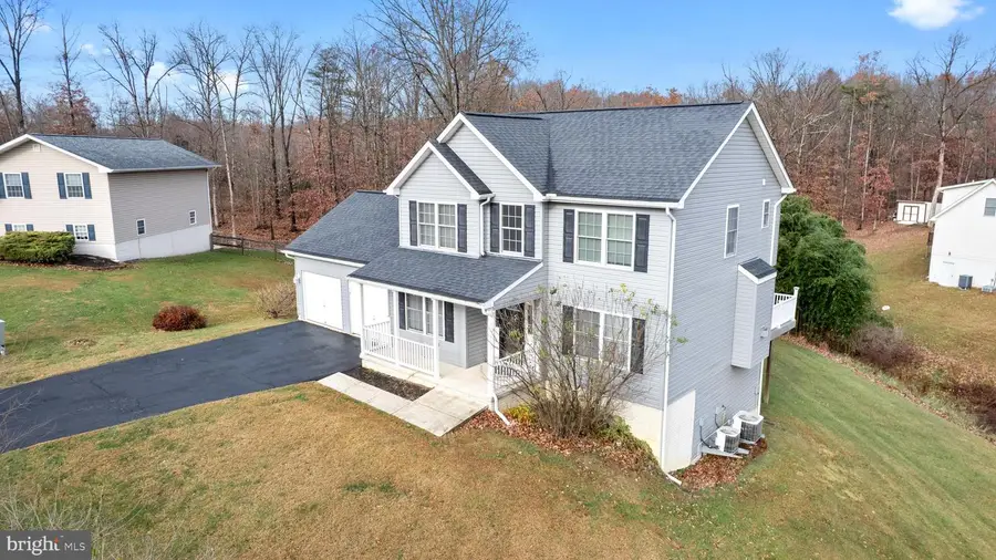 293 Leviticus Dr, Bunker Hill, WV 25413 - Image #2