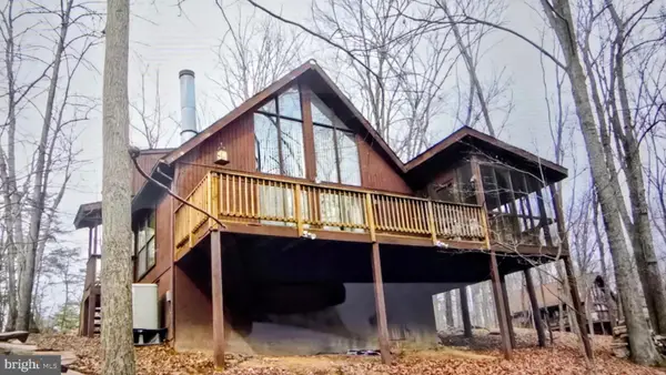 277 Endless Summer Rd, HEDGESVILLE, WV 25427