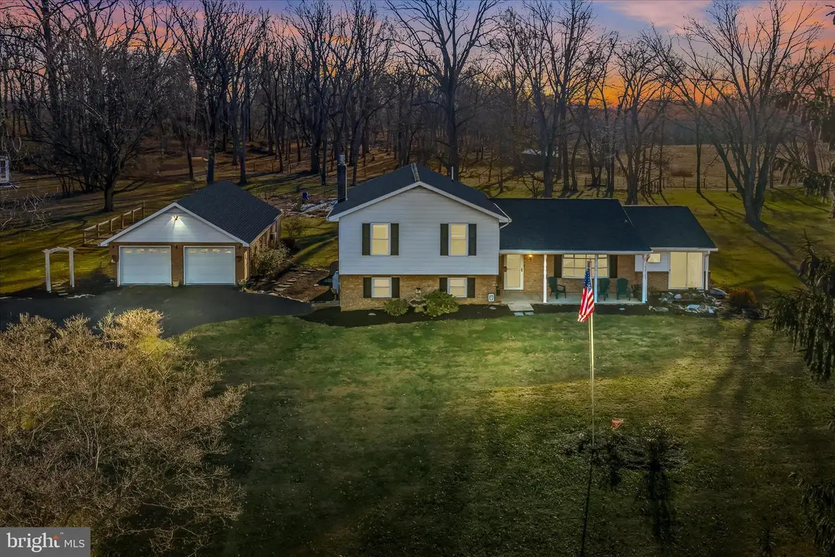 199 Dove Ln, Falling Waters, WV 25419 - Image #1