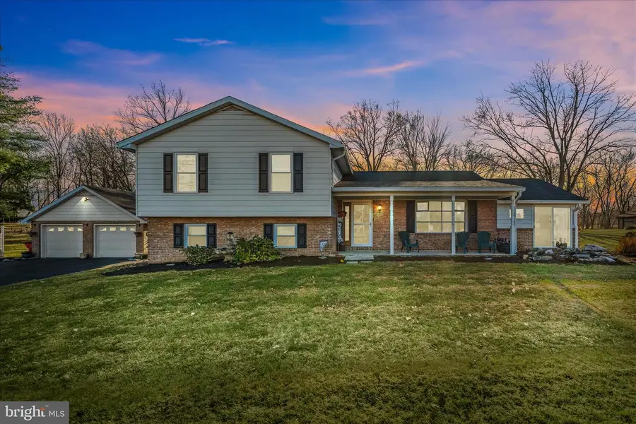 199 Dove Ln, Falling Waters, WV 25419 - Image #2