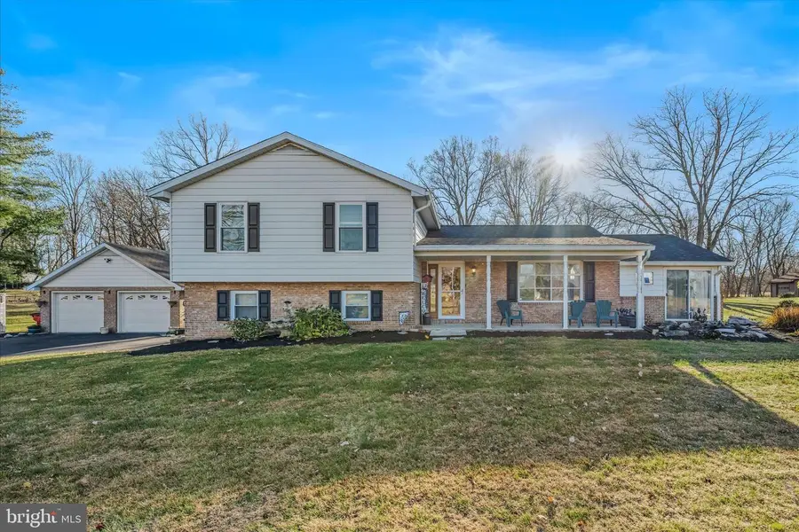 199 Dove Ln, Falling Waters, WV 25419 - Image #3