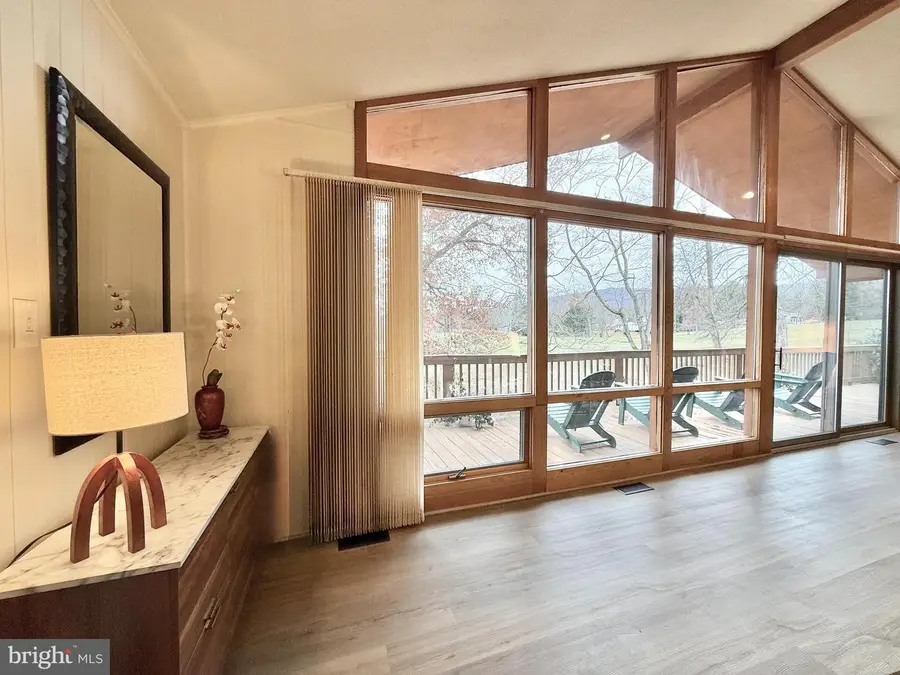 417 Tecumseh Trl, Hedgesville, WV 25427 - Image #2