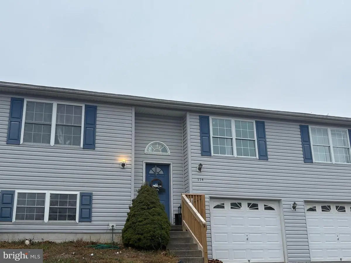 114 Galaxy Ct, Martinsburg, WV 25404 - Image #1