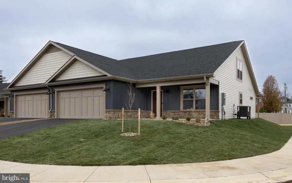 72 Grainfield Ct, Martinsburg, WV 25404 - Image #1