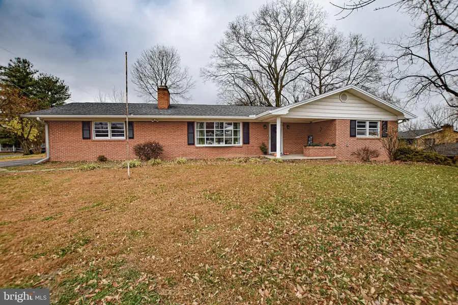 9 Gabriel Dr, Martinsburg, WV 25405 - Image #2