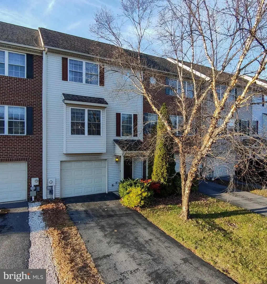 17 Effie Ln, Martinsburg, WV 25404 - Image #1