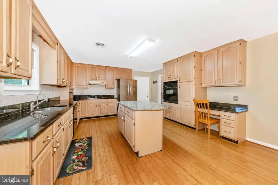 405 Holly Ln, Martinsburg, WV 25401 - Image #2