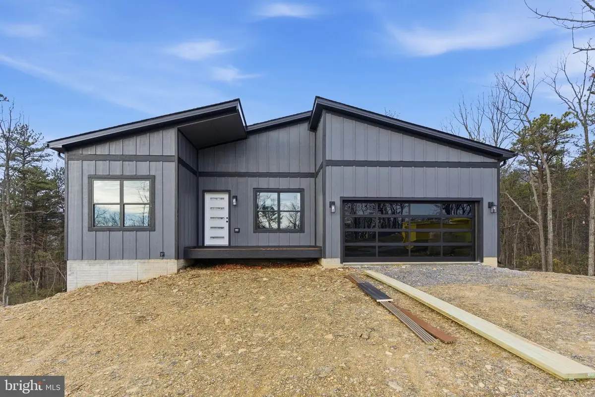 231 Sachem Hl, Hedgesville, WV 25427 - Image #1