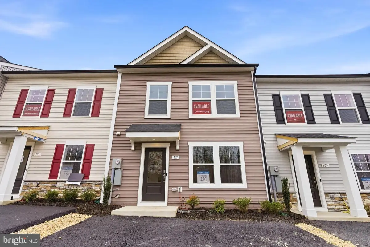 107 Courthouse Dr, Martinsburg, WV 25404 - Image #1