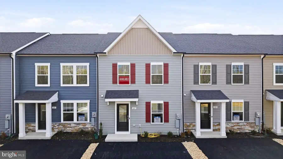 127 Courthouse Dr, Martinsburg, WV 25404 - Image #2