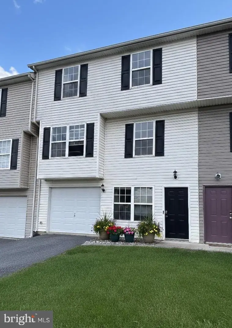 41 Morningstar Dr, Hedgesville, WV 25427 - Image #1