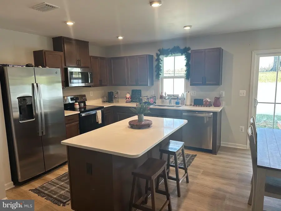 153 Gunnison Dr, Hedgesville, WV 25427 - Image #2