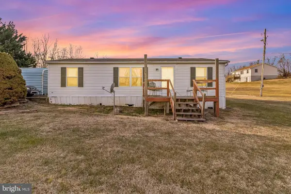 88 Chet Dr, HEDGESVILLE, WV 25427