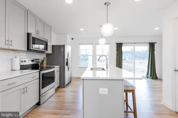 18 Needle Ct, BUNKER HILL, WV 25413