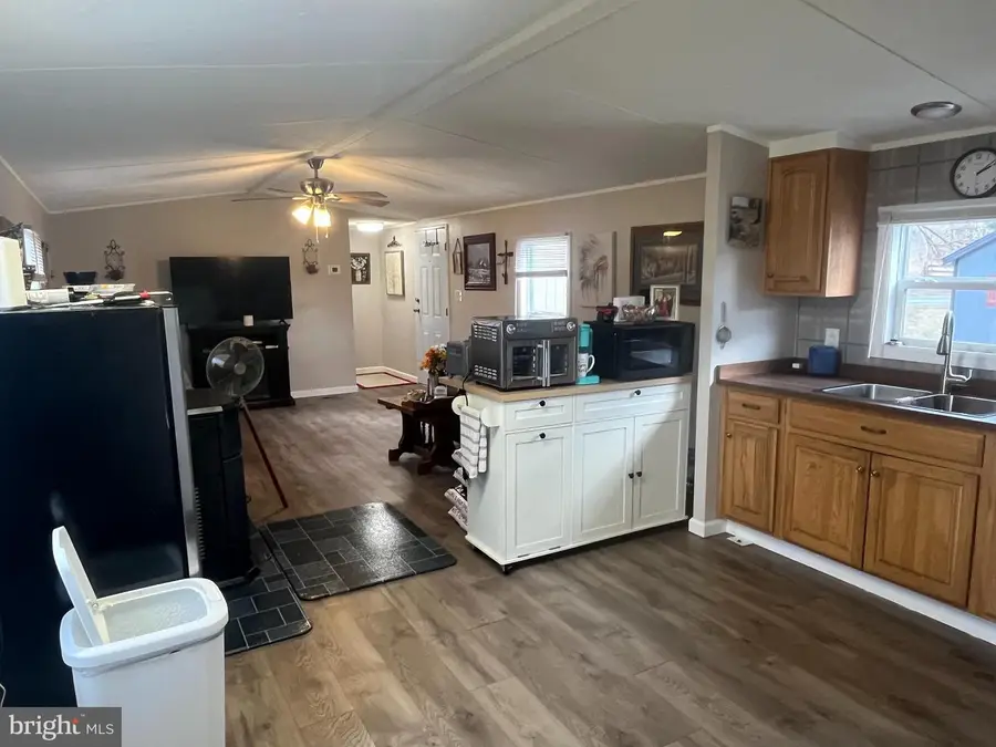 202 Janesa Dr, Martinsburg, WV 25403 - Image #2