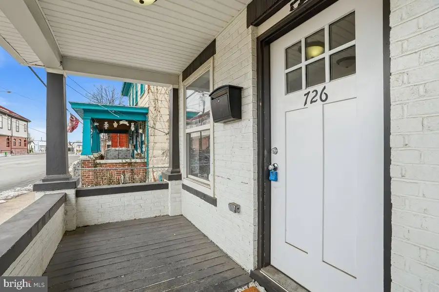 726 N Queen St, Martinsburg, WV 25404 - #2