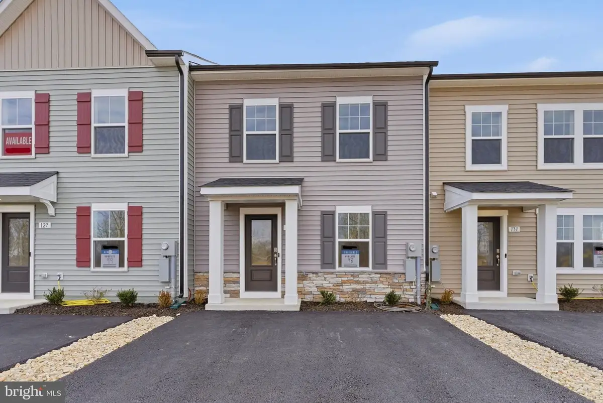 129 Courthouse Dr, Martinsburg, WV 25404 - #1