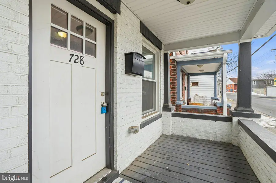 728 N Queen St, Martinsburg, WV 25404 - #2