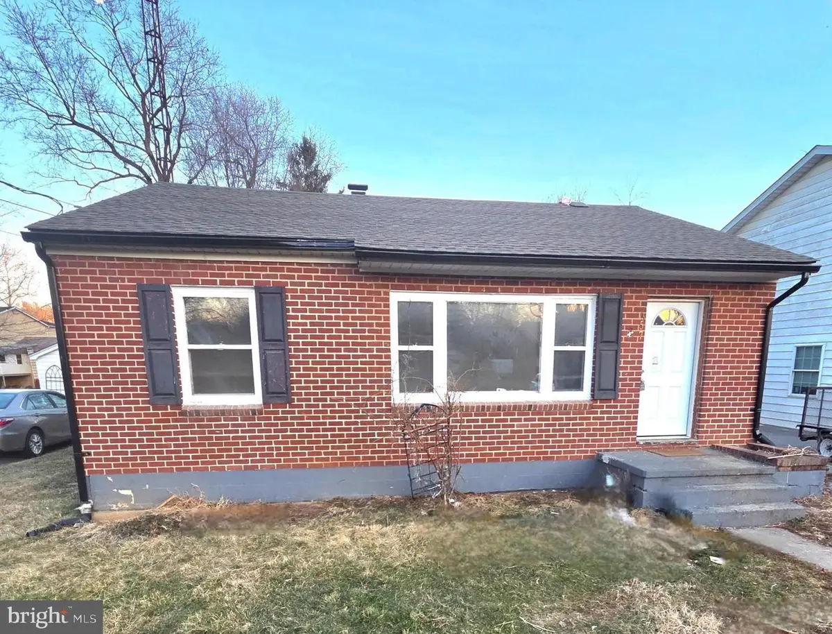 357 Hedrick Ave, Martinsburg, WV 25405 - #1