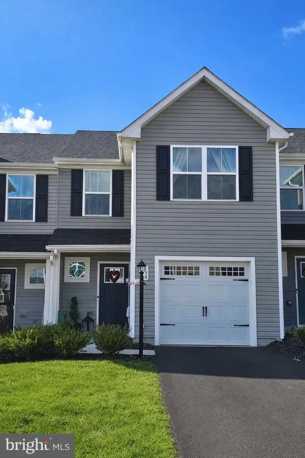 130 Calais Pl, HEDGESVILLE, WV 25427