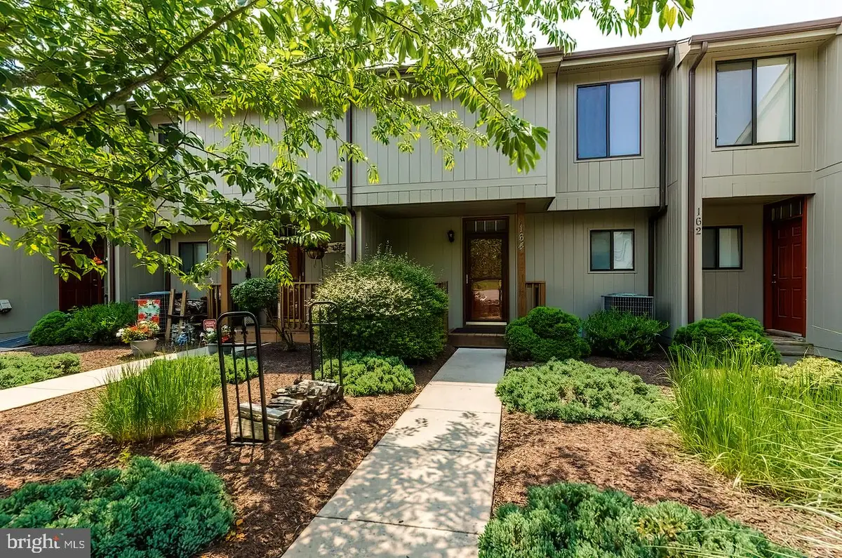 164 Fishhook Ln, Hedgesville, WV 25427 - #1