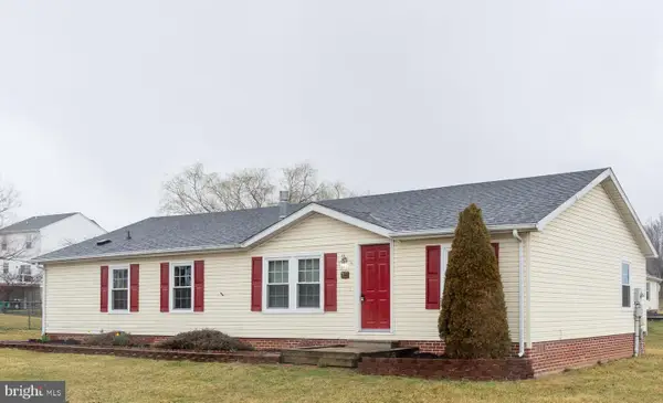 16 Longbranch Dr, MARTINSBURG, WV 25405