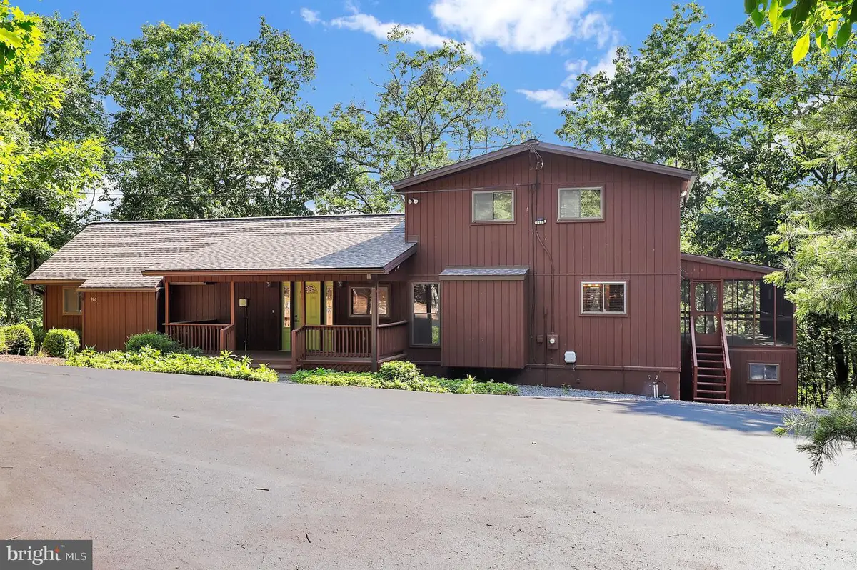 986 Walden Rd, Hedgesville, WV 25427 - #1