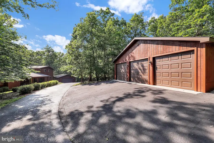 986 Walden Rd, Hedgesville, WV 25427 - #2