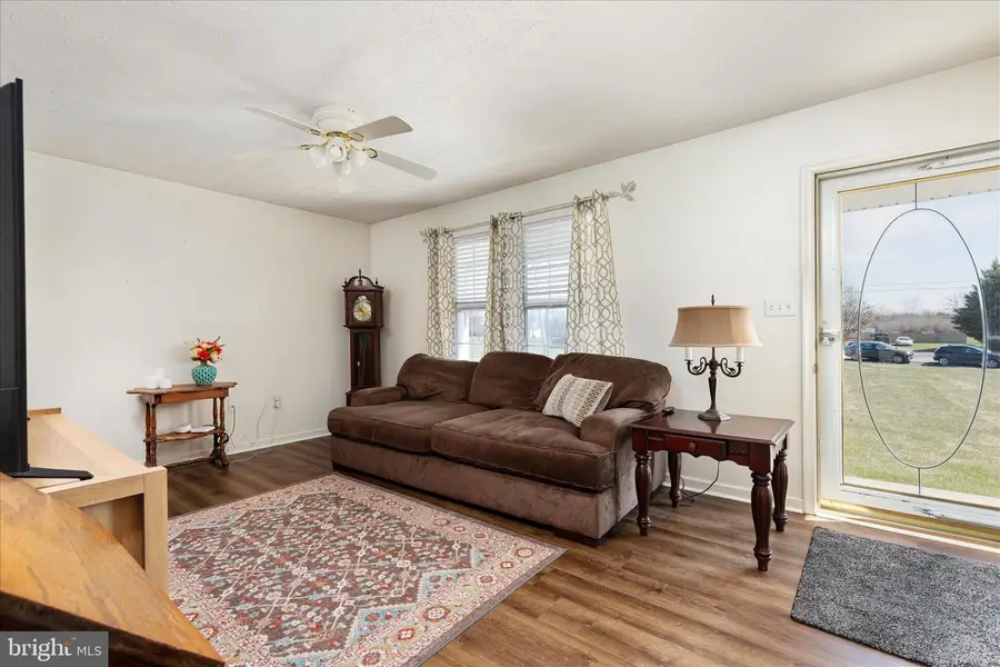 302 Montana Ct, Bunker Hill, WV 25413 - #3