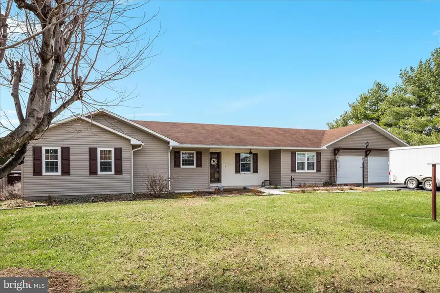 290 Larian Dr, Bunker Hill, WV 25413 - #2