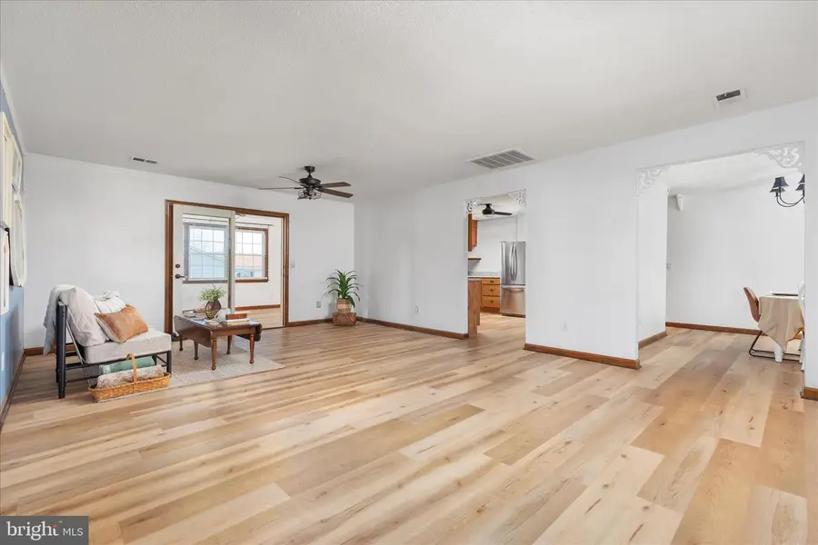 290 Larian Dr, Bunker Hill, WV 25413 - #3