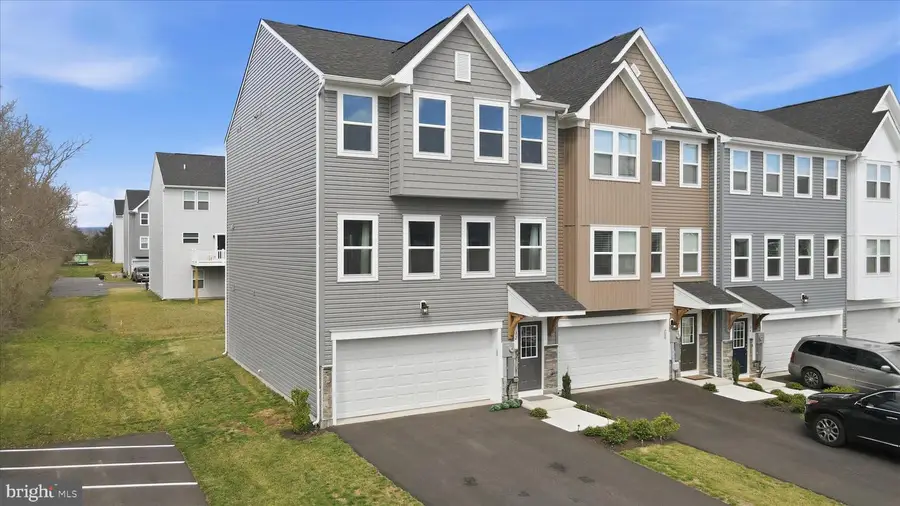 32 Lyriq Ct, Inwood, WV 25428 - #2