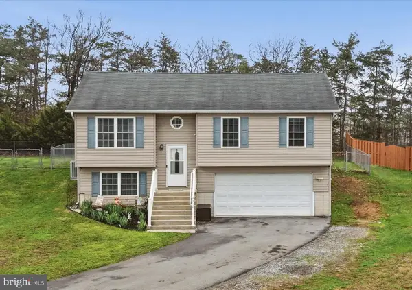 212 Freight Car Cir, BUNKER HILL, WV 25413