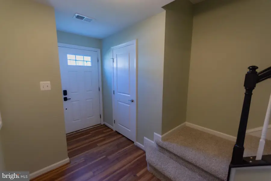 142 Norwood Dr, Falling Waters, WV 25419 - #3