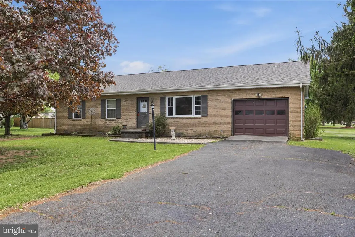 14 Windsor Ln, Bunker Hill, WV 25413 - #1