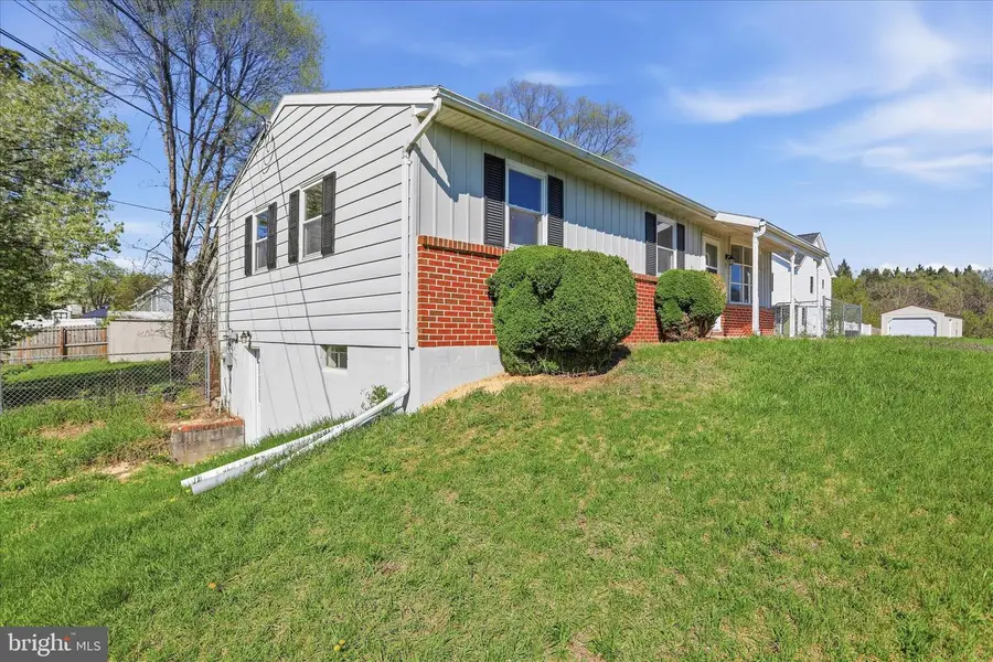 503 Vicky Bullett St, Martinsburg, WV 25401 - #3