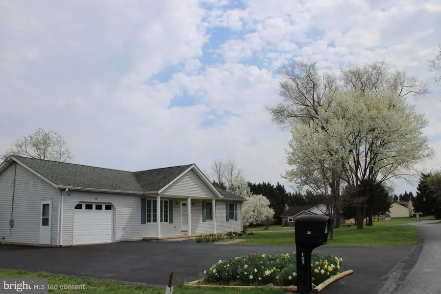 142 Braddock Blvd, Inwood, WV 25428 - #2