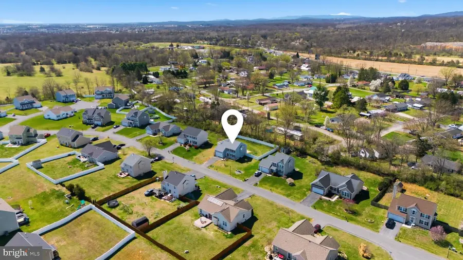 486 Calvert Cir, Bunker Hill, WV 25413 - #3