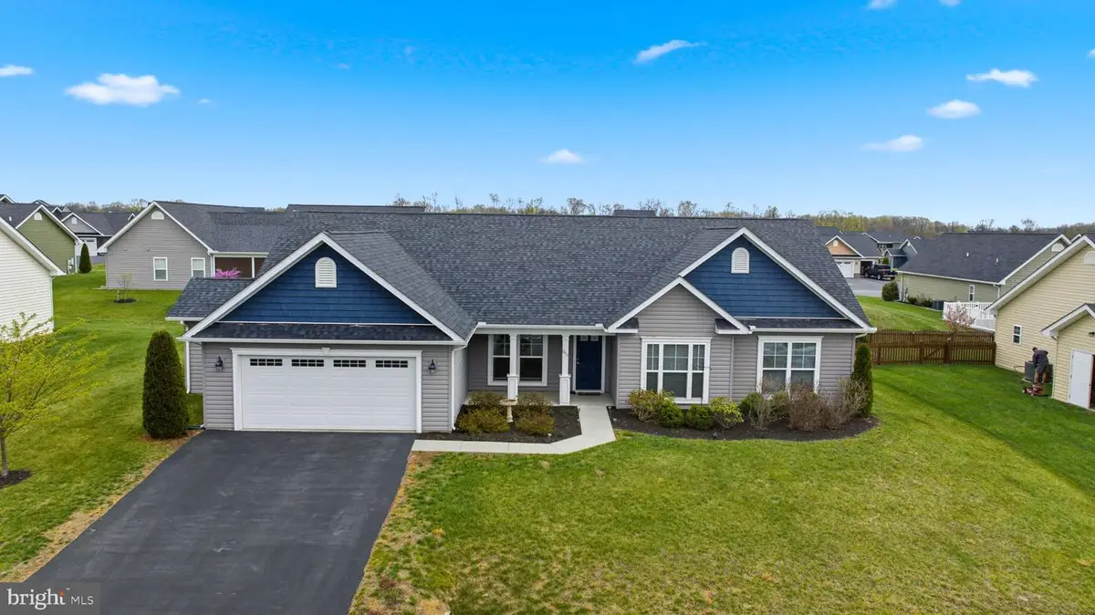 651 Aqueduct Ave, Martinsburg, WV 25404 - #1