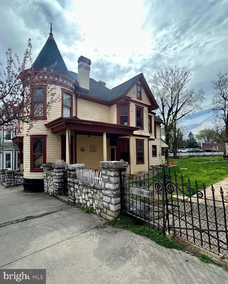 209 S Maple Ave, Martinsburg, WV 25401 - #1