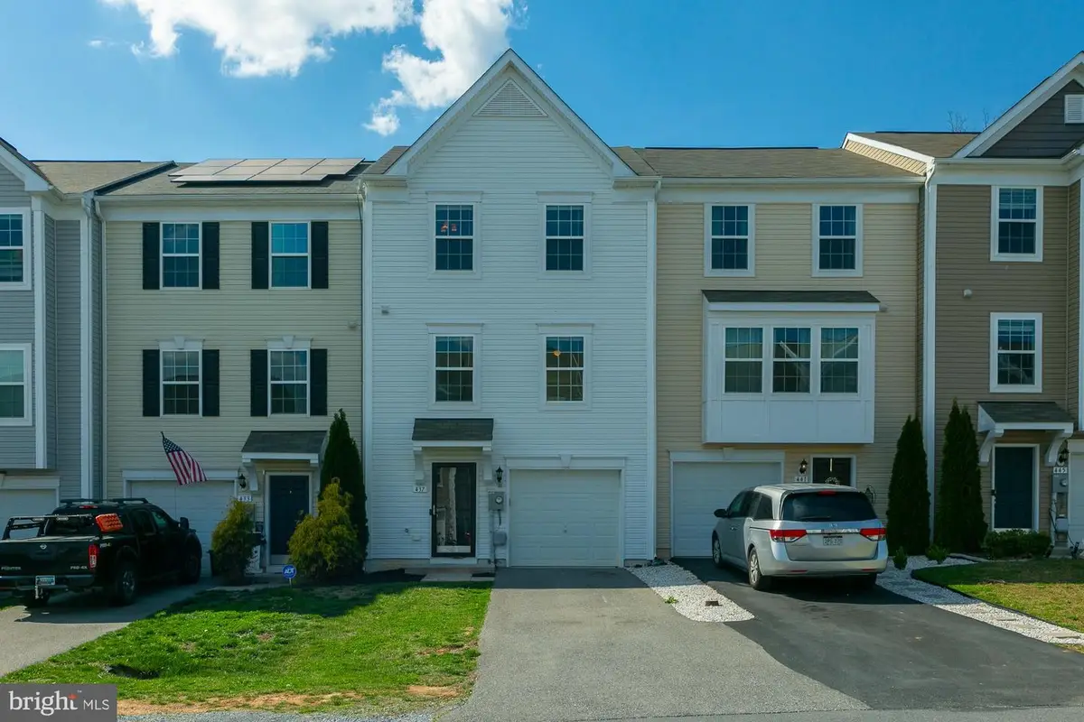 437 Rumbling Rock Rd, Hedgesville, WV 25427 - #1