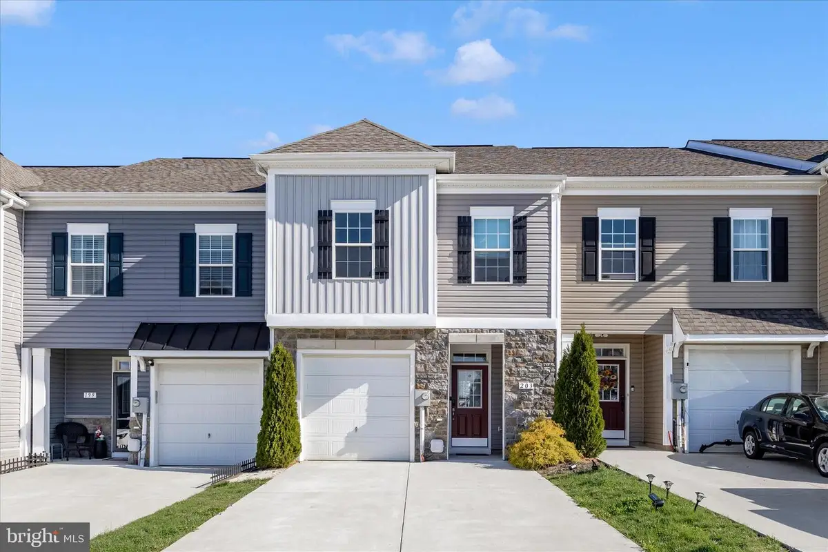 203 Charterhouse St, Falling Waters, WV 25419 - #1