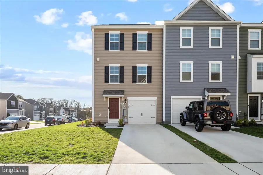 274 Clifton Mnr, Falling Waters, WV 25419 - #2