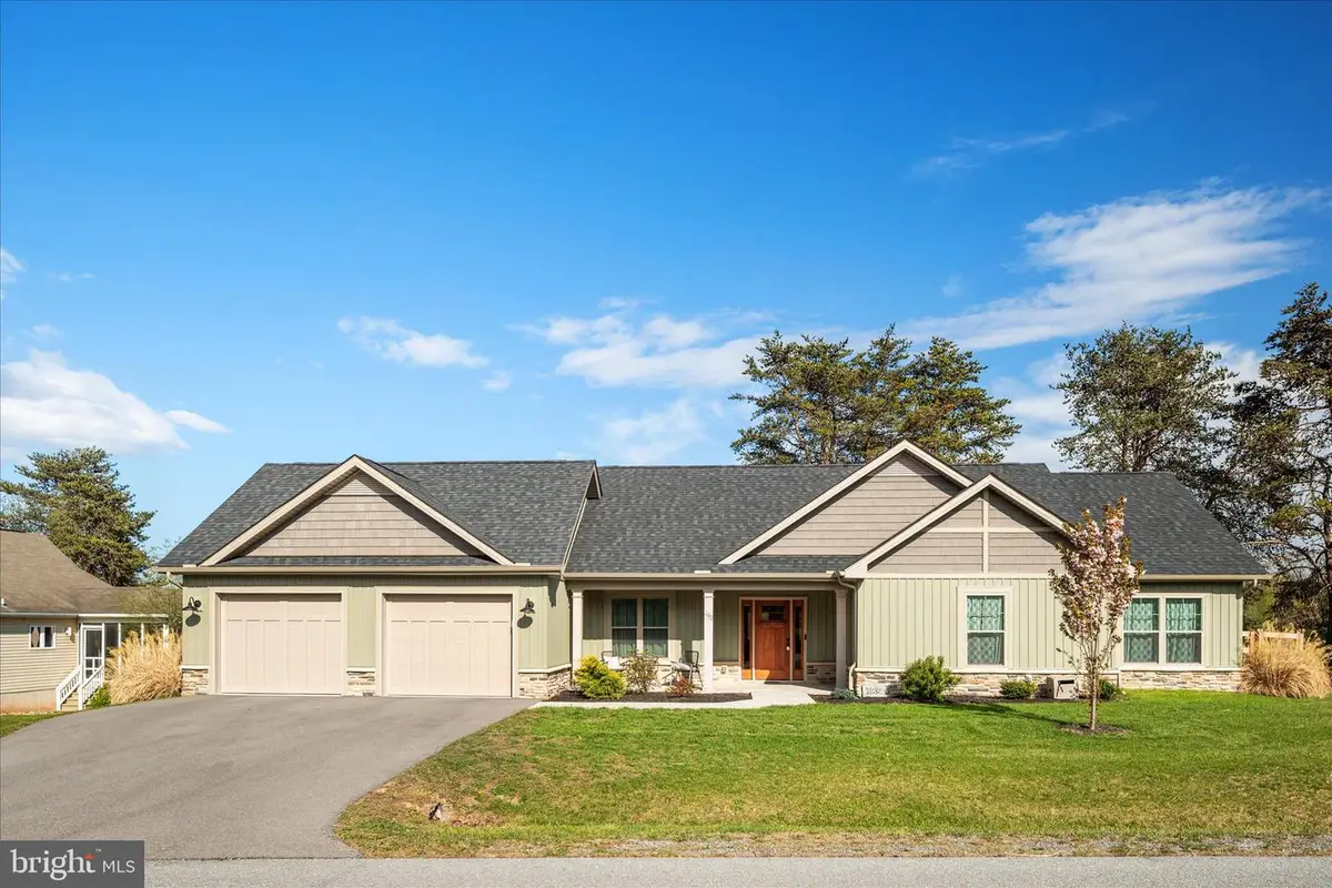 483 Wampum Ln, Hedgesville, WV 25427 - #1