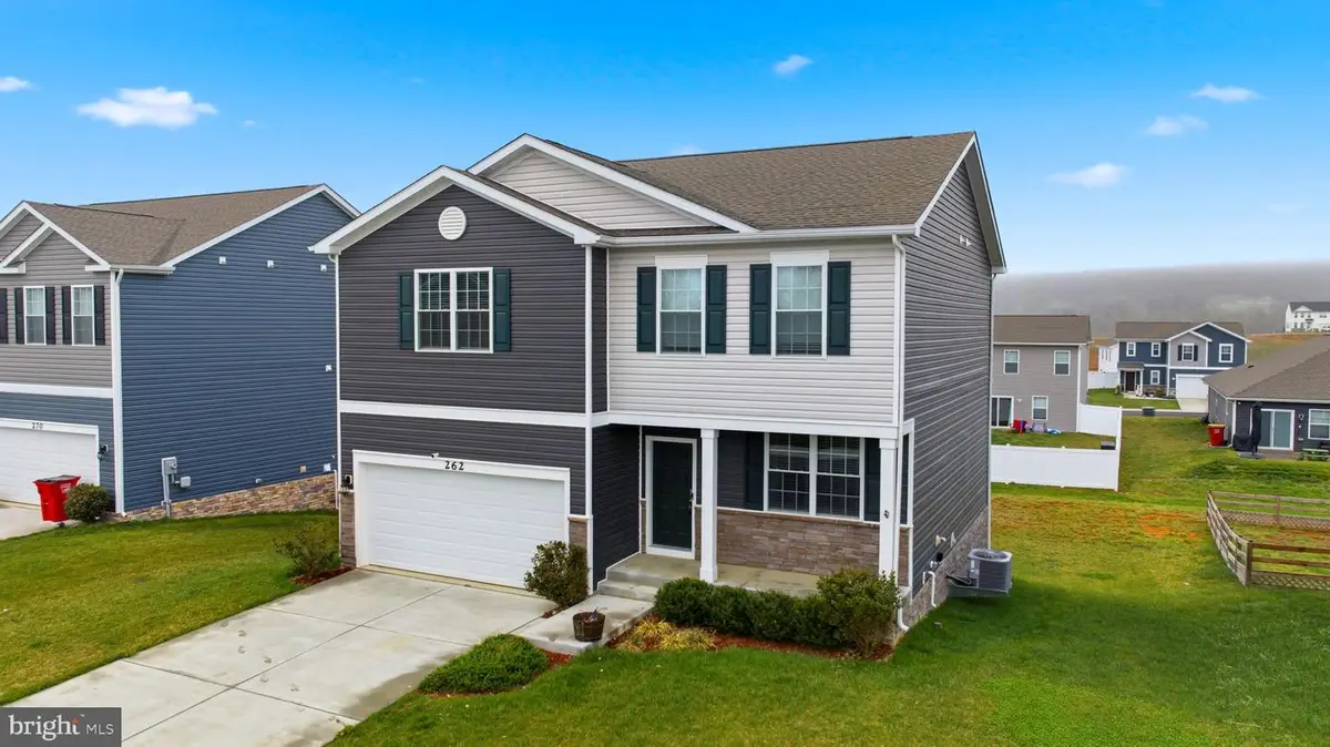 262 Aylesbury Ln, Martinsburg, WV 25403 - #1